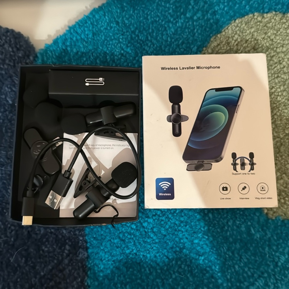 Wireless microphone for iPhone